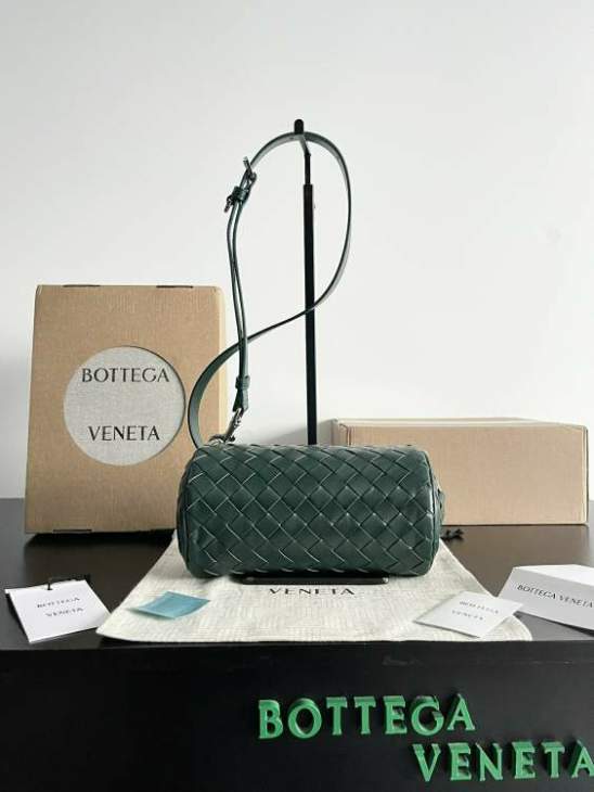 Picture of Bottega Veneta Handbags _SKUfw220371606fw